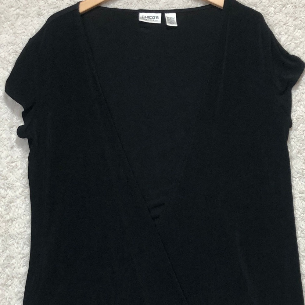 Chicos Travelers Black Short Sleeve Wrap Tie Front V-Neck Top Size 0 Small